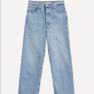 Levi’s Ribcage Straight Ankle in Medium Indigo Worn In/Tango Gossip